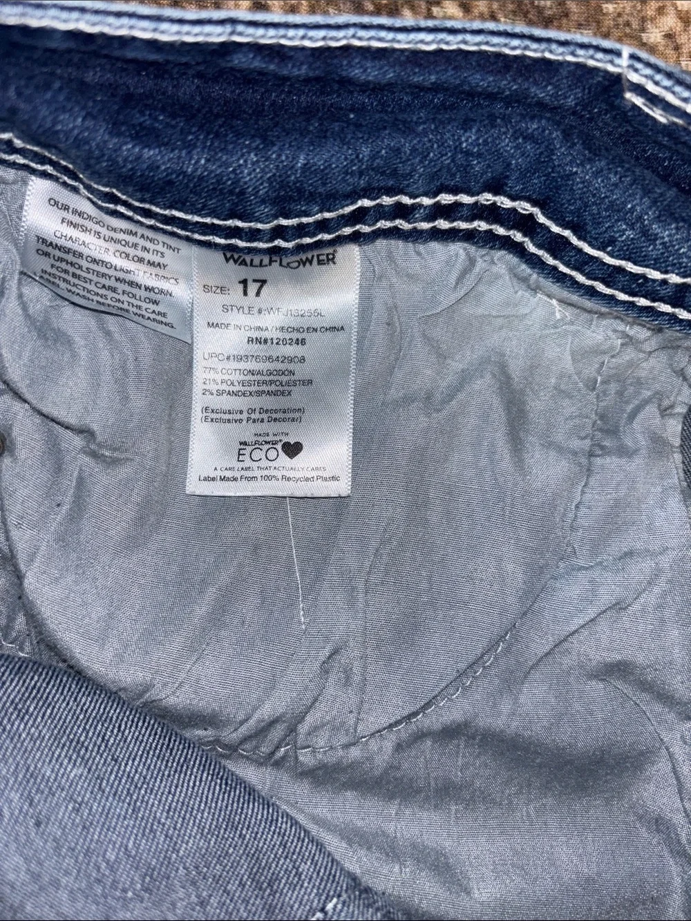 Wallflower Indigo Blue Frayed Hem Denim Shorts size 17 EUC